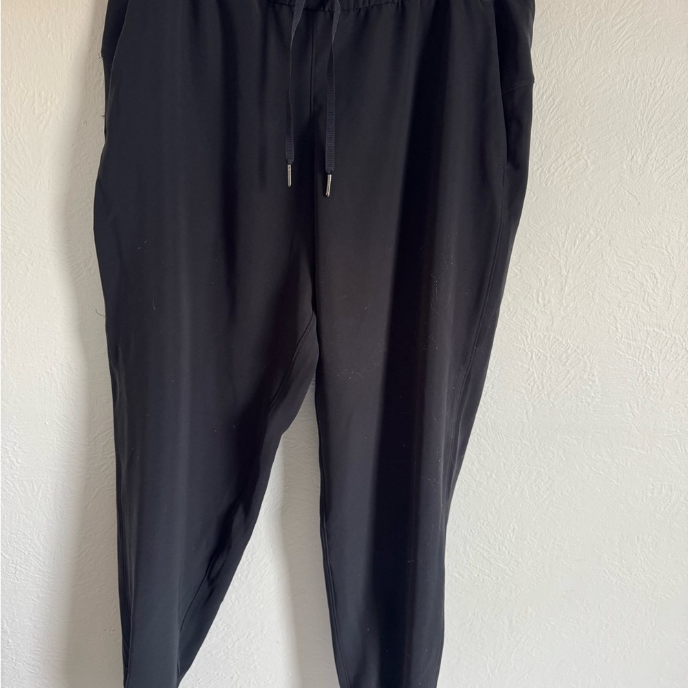 lululemon women’s Black joggers